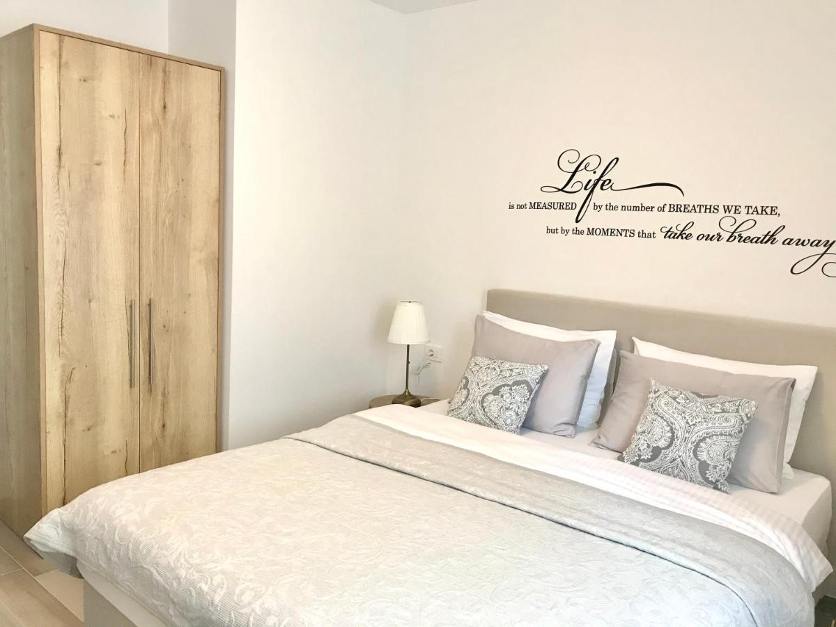 Cocoville Beach House- Makarska Apartman Kültér fotó